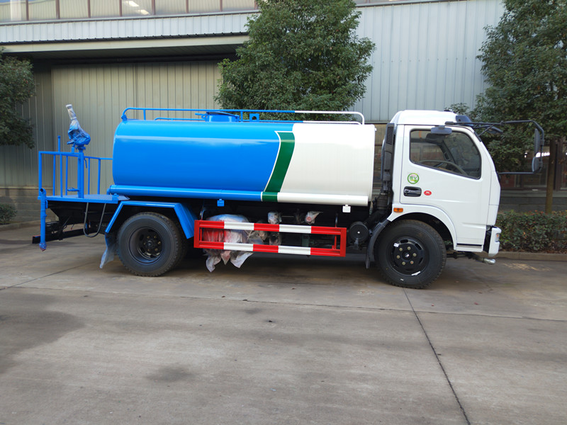 四川灑水車廠家價(jià)格 四川灑水車廠家價(jià)格