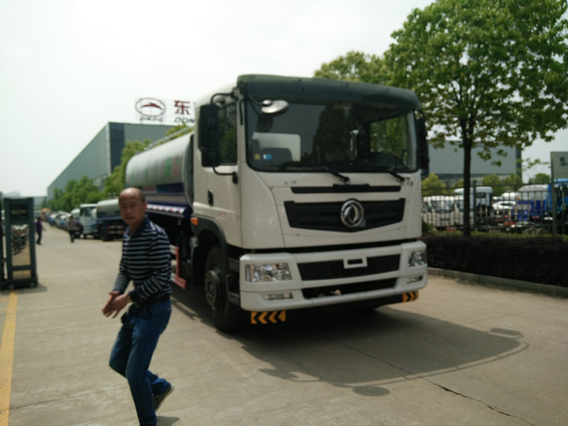 東風新款15方灑水車 現(xiàn)貨充足 全國送車 車到付款 東風新款15方灑水車 現(xiàn)貨充足 全國送車 車到付款