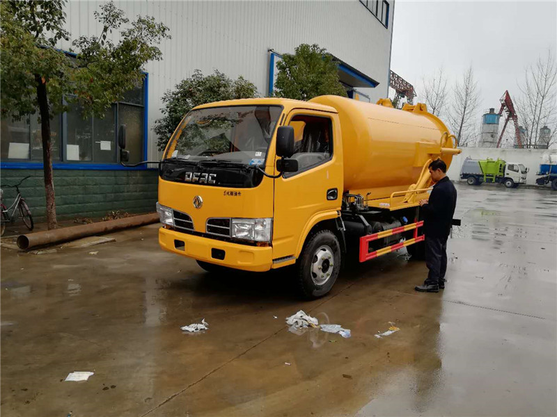 東風(fēng)5噸吸污車-吸糞車-程力威牌CLW5071GXW6型吸污車 東風(fēng)5噸吸污車-吸糞車-程力威牌CLW5071GXW6型吸污車