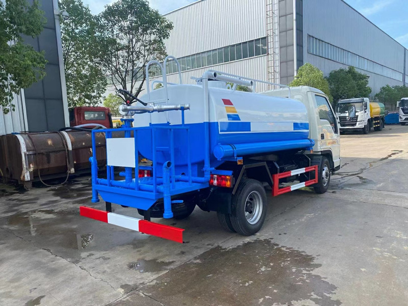 3噸灑水車(chē) 3噸灑水車(chē)