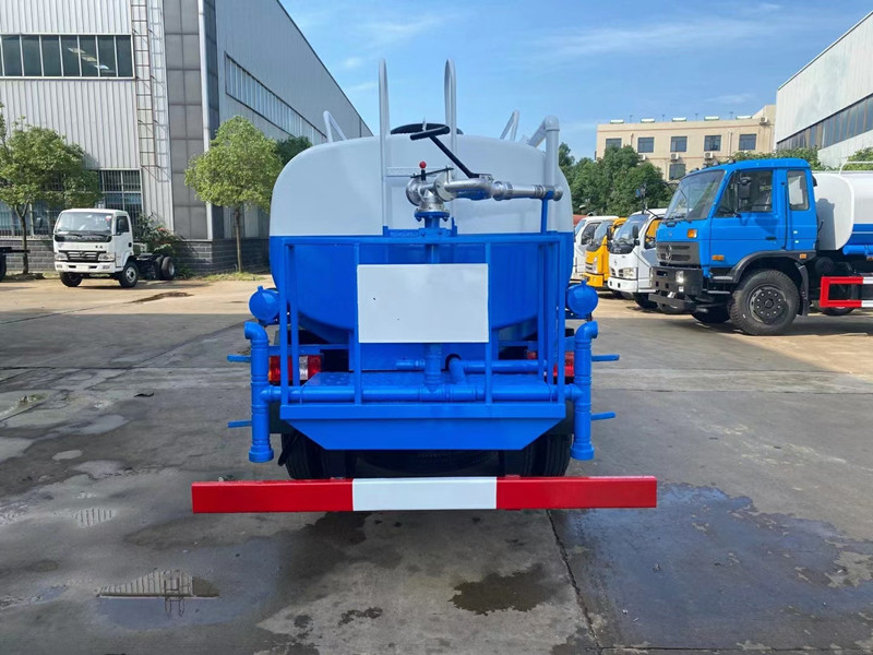 3噸灑水車(chē) 3噸灑水車(chē)