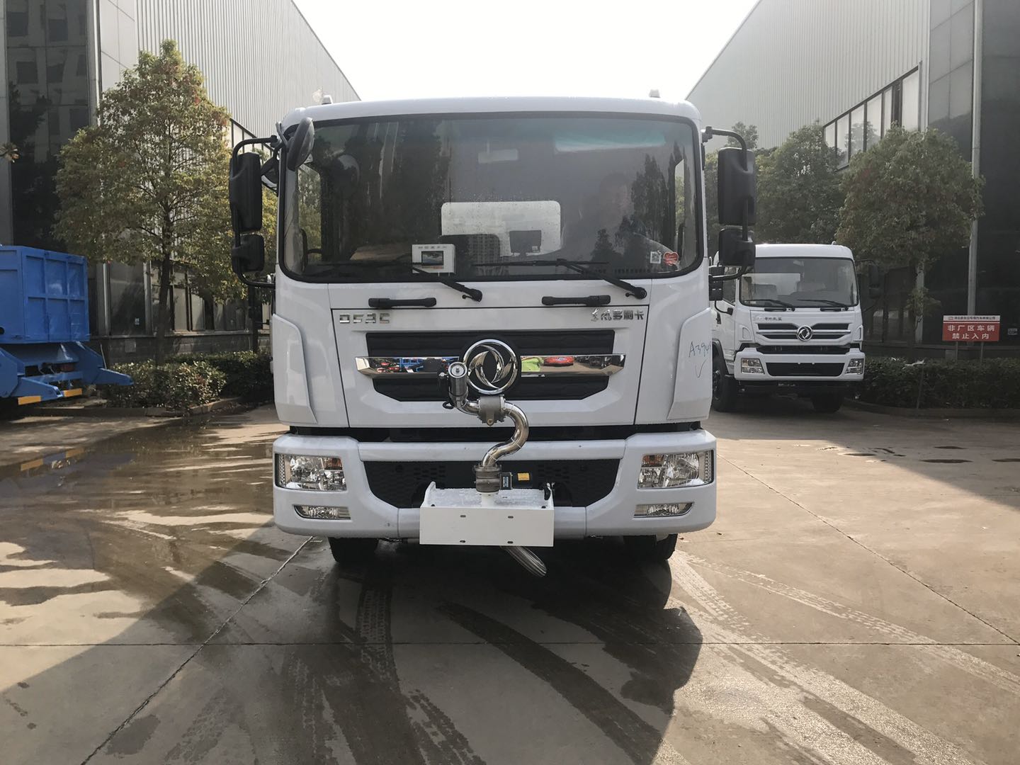 多功能環衛灑水車水泵抽不上來水 程力灑水車廠家快速為您排除 多功能環衛灑水車水泵抽不上來水 程力灑水車廠家快速為您排除