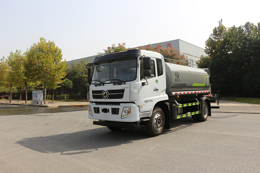 專業(yè)的灑水車 專業(yè)的灑水車