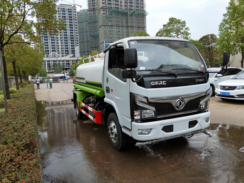 一個(gè)灑水車(chē)多少錢(qián)一輛 一個(gè)灑水車(chē)多少錢(qián)一輛