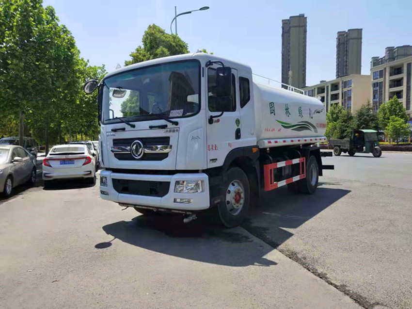 灑水車生產(chǎn)廠家優(yōu)質(zhì)貨源_商品批發(fā)價格-湖北盈通灑水車廠家直銷 灑水車生產(chǎn)廠家優(yōu)質(zhì)貨源_商品批發(fā)價格-湖北盈通灑水車廠家直銷